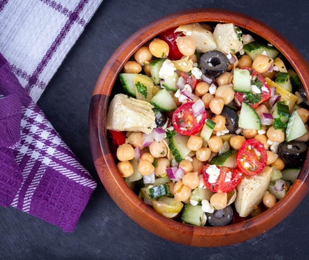 Mediterrane Ernährung in den Wechseljahren: Dein Geheimrezept für mehr Energie, bessere Laune und ein gesundes Gewicht
