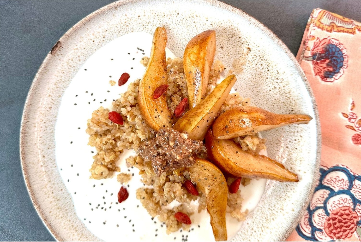 QUINOA MIT ZIMTBIRNEN